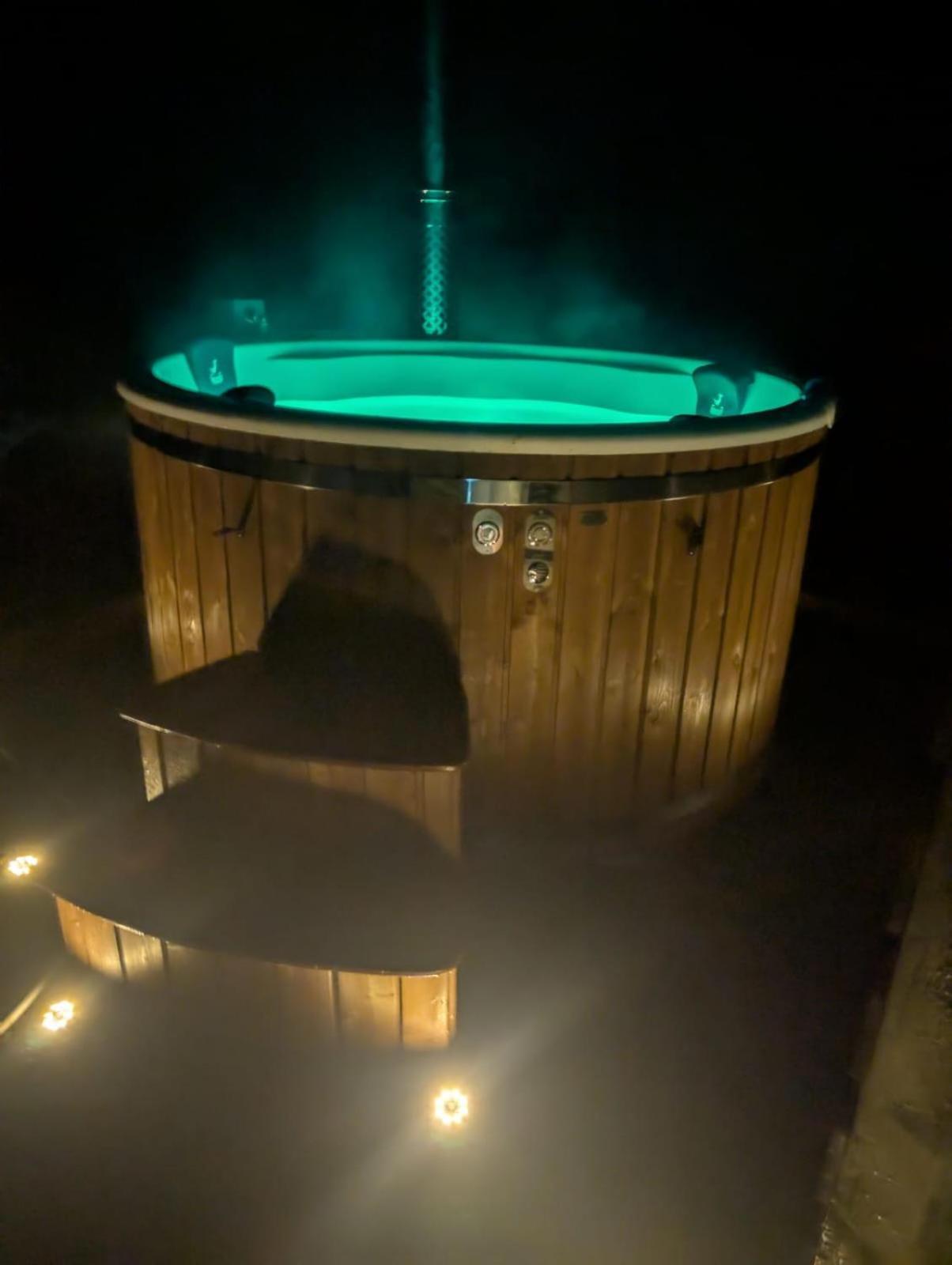 Caplor Glamping & Lodges Hereford Ngoại thất bức ảnh