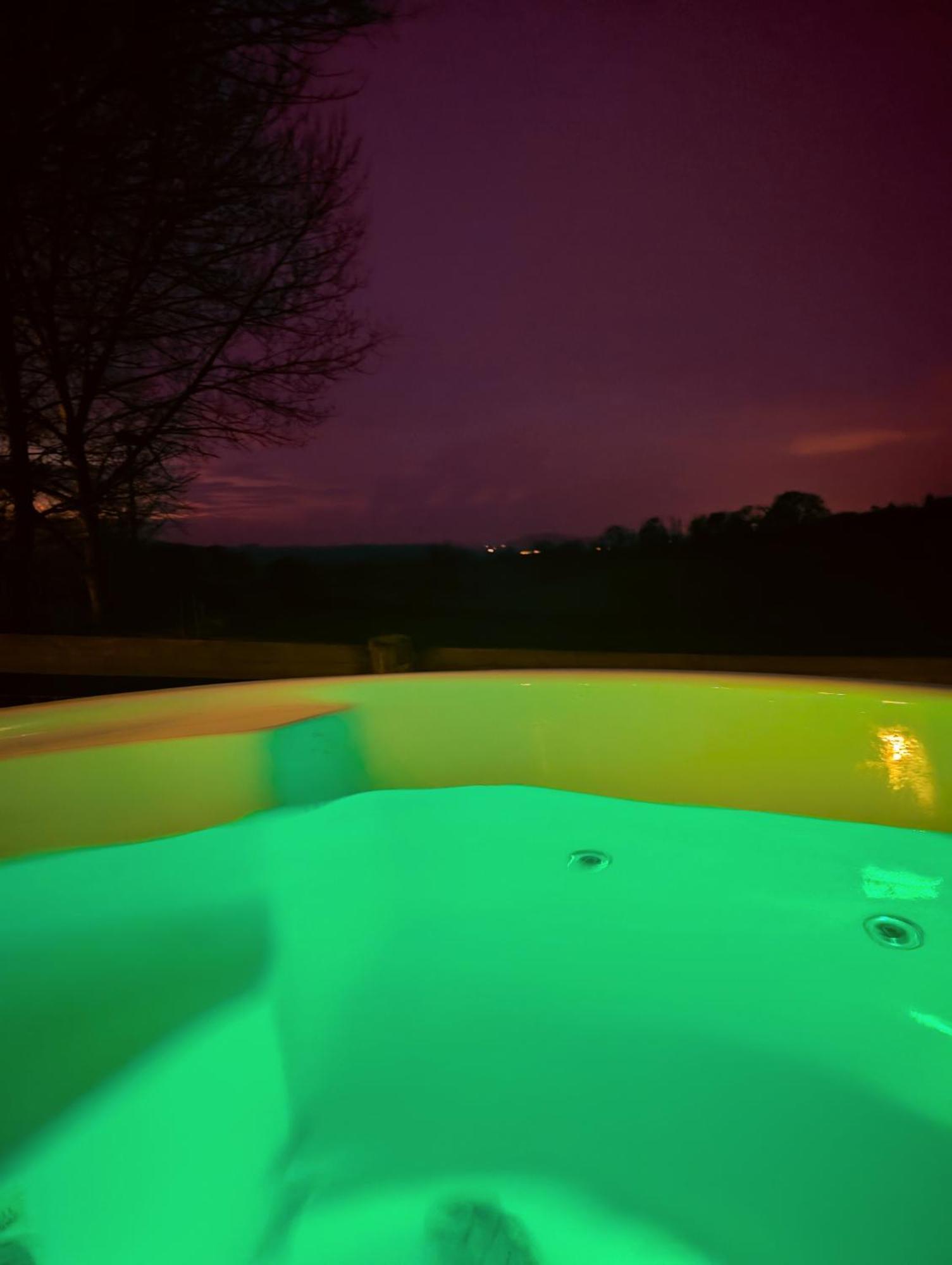 Caplor Glamping & Lodges Hereford Ngoại thất bức ảnh