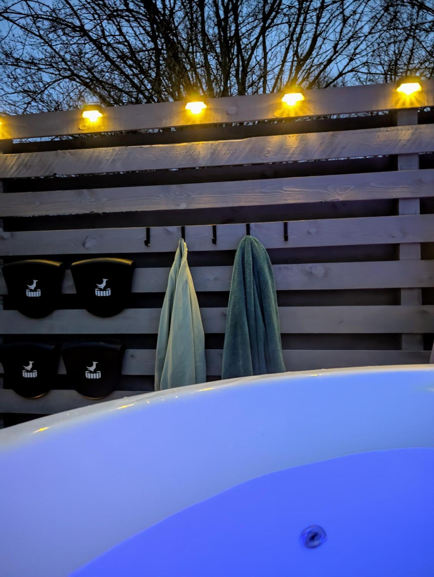 Caplor Glamping & Lodges Hereford Ngoại thất bức ảnh