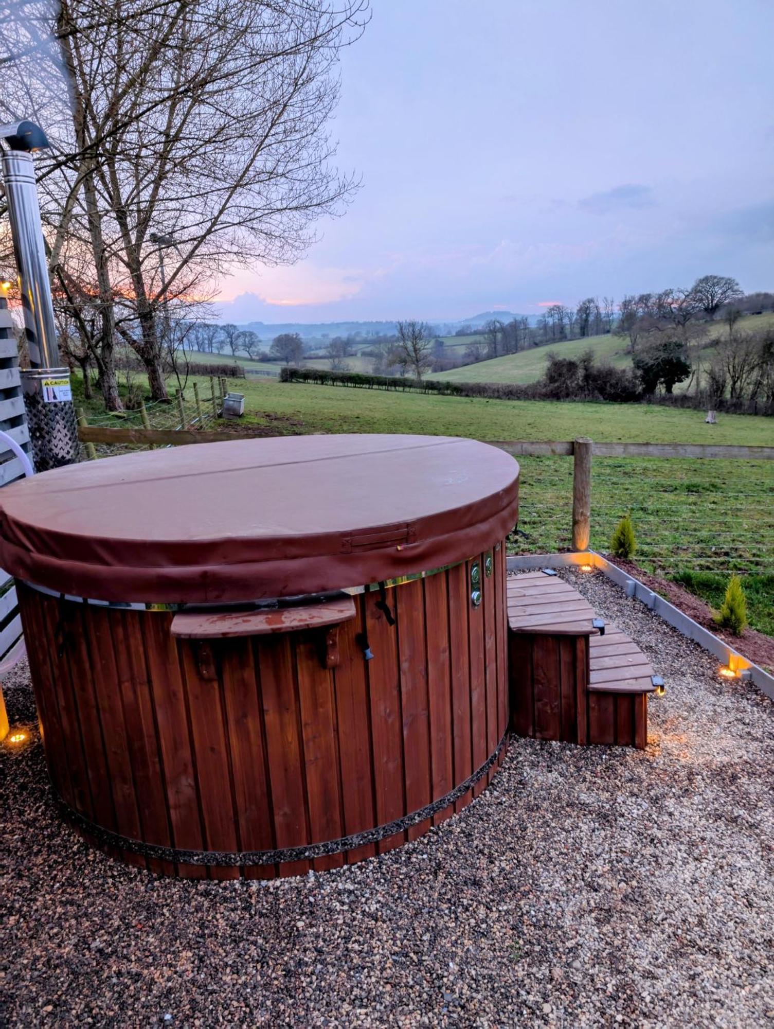 Caplor Glamping & Lodges Hereford Ngoại thất bức ảnh